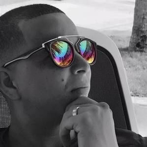 Meet your Posher, Idonys